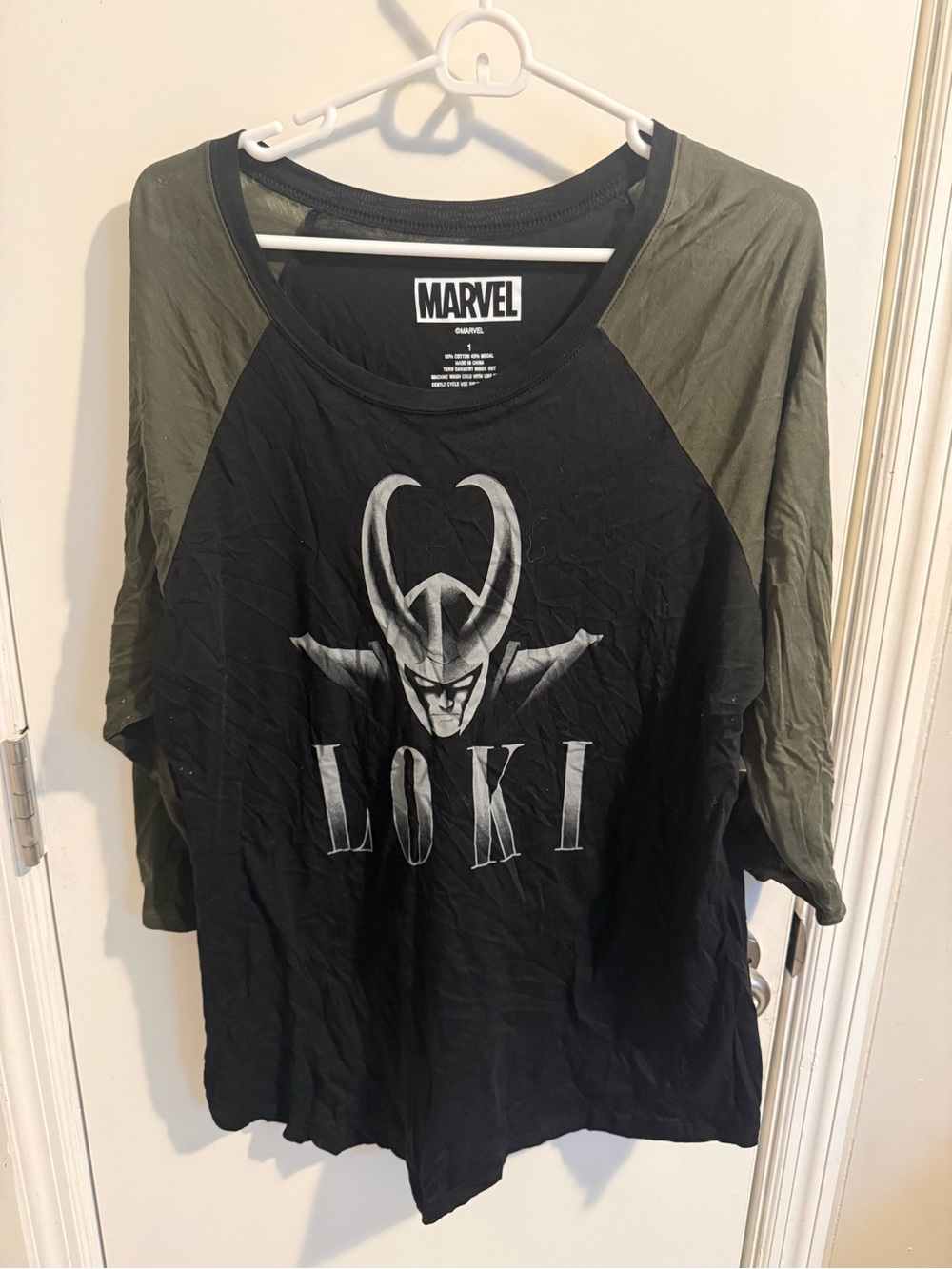 Torrid Marvel Loki Graphic Raglan Top – Size 1 / 1X